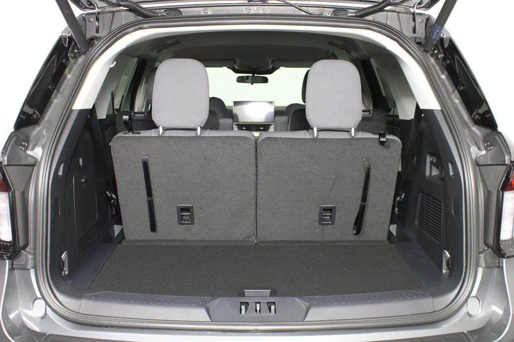 New 2026 Carbonized Gray Metallic Ford Active image 7