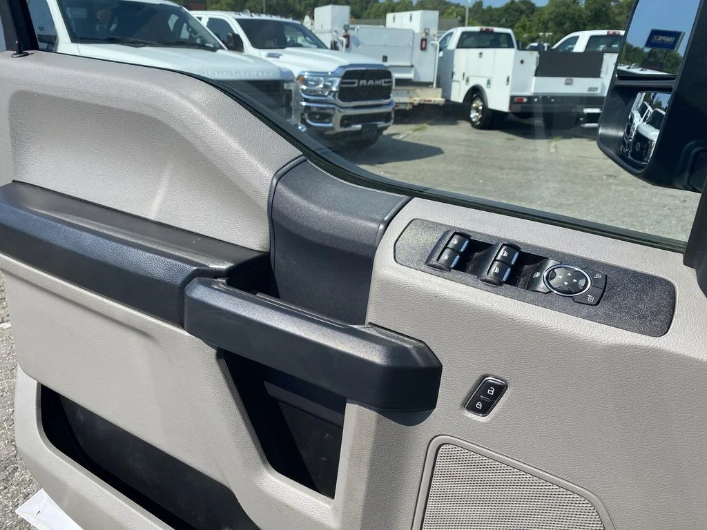 Used 2022 White Ford XL image 10