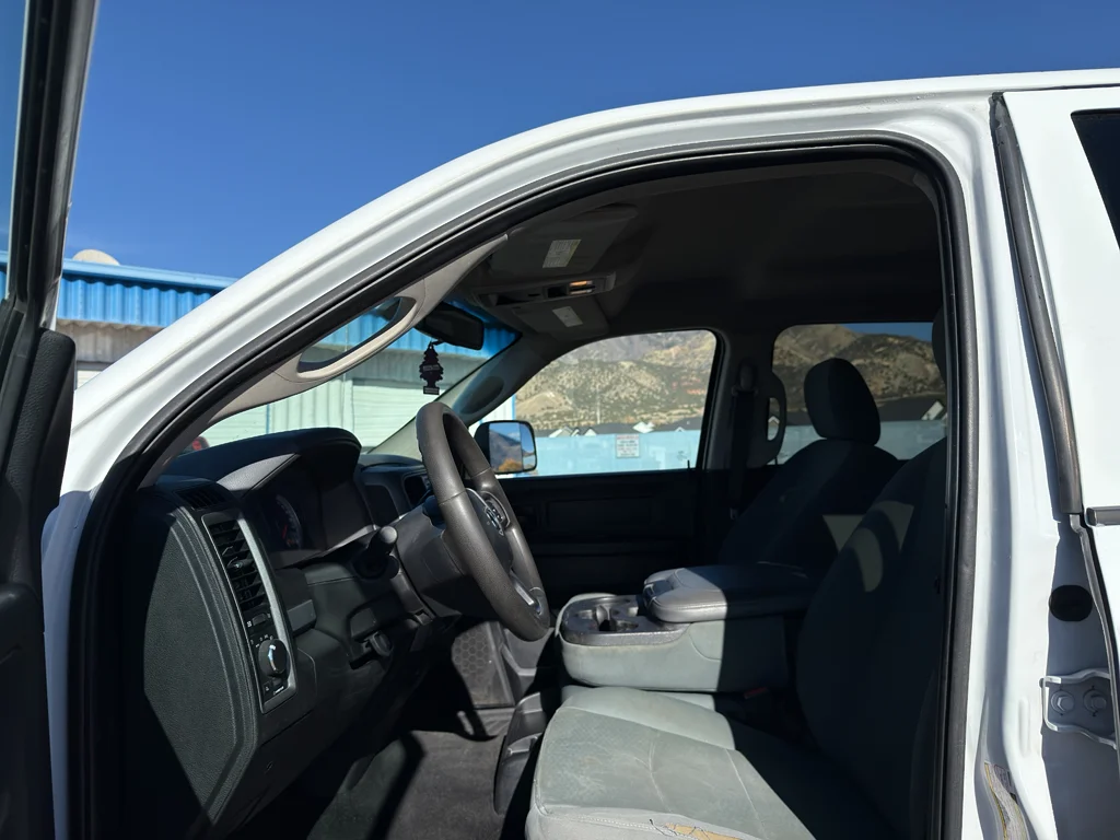 Used 2015 Bright White Clearcoat Ram Tradesman image 10