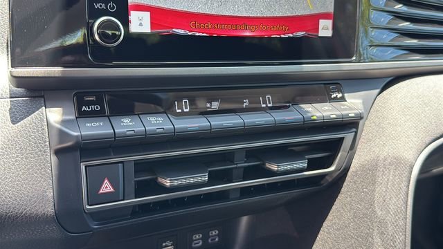 2025 Toyota Camry LE - Photo 27