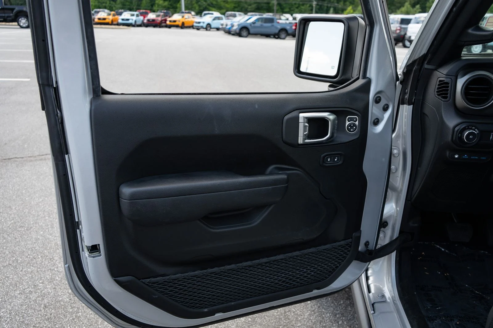 Used 2023 Silver Jeep Willys 4xe image 17