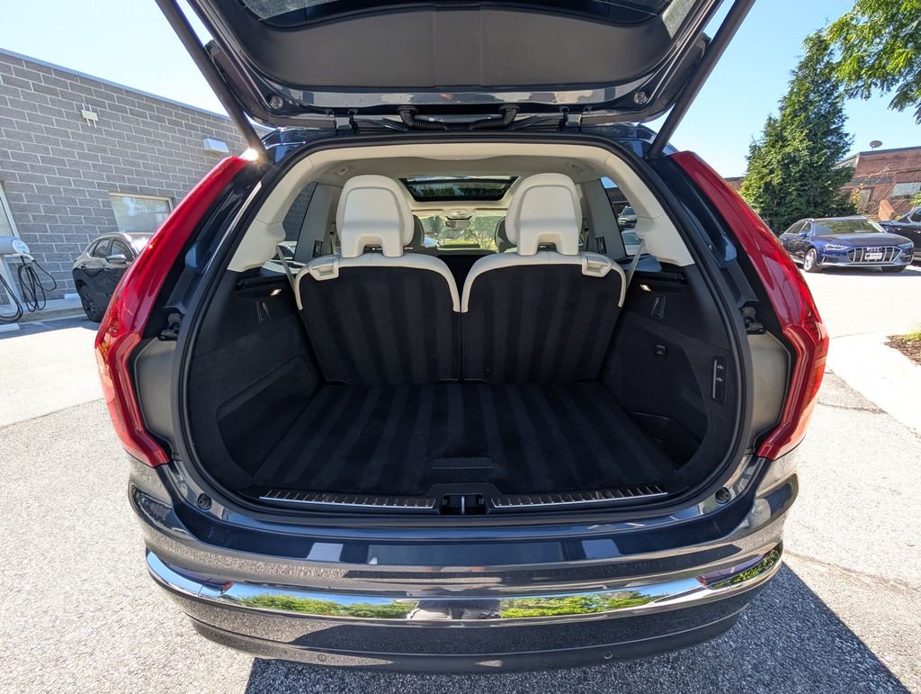 Certified Used 2023 Blue Volvo Ultimate image 5