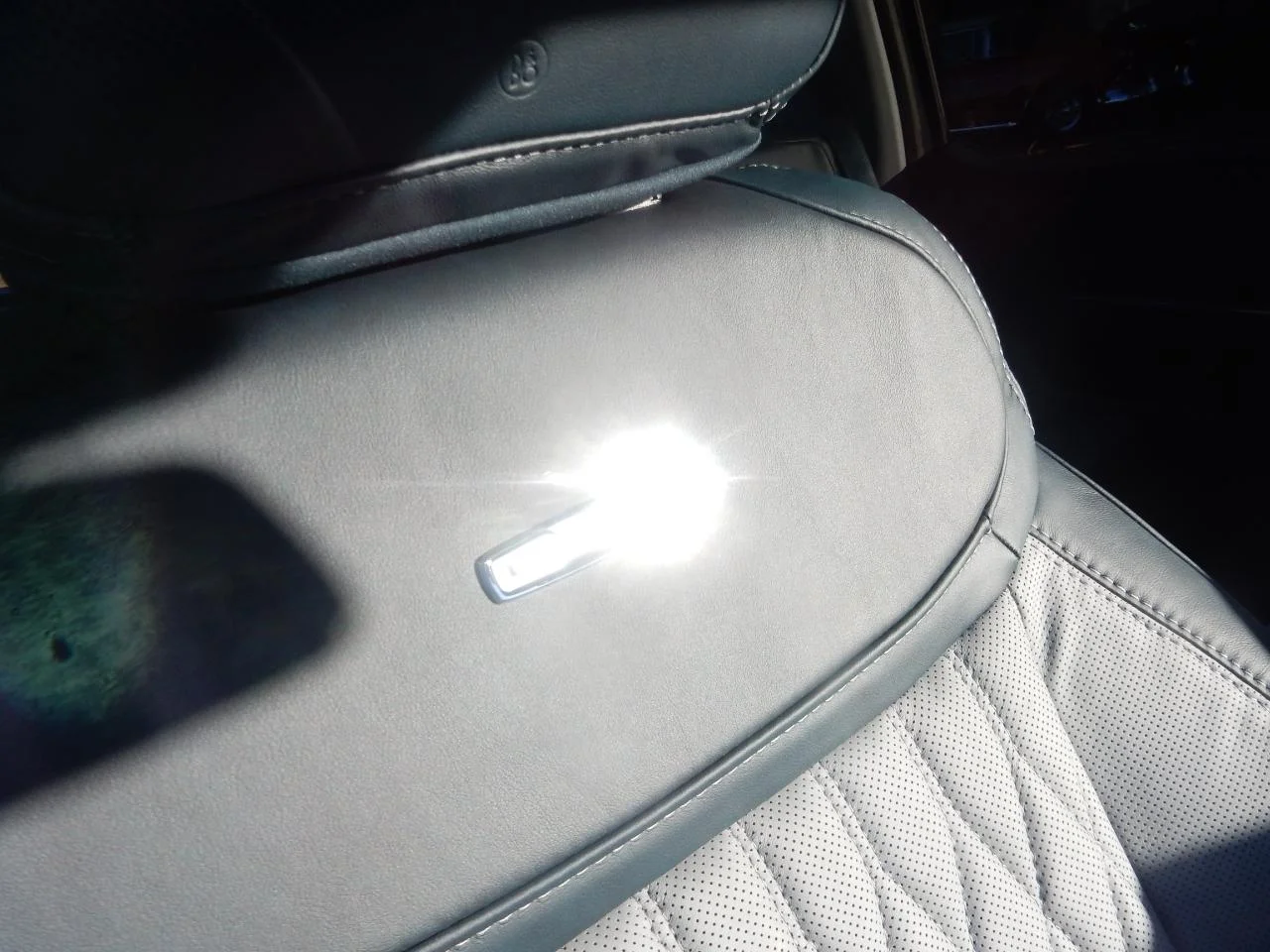 New 2023 Pearl White Ford LIMITED 4WD SUPERCREW 5.5 image 17