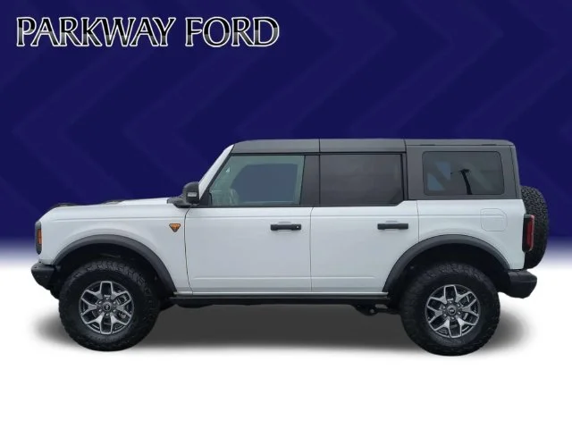 Used 2024 White Ford Badlands image 2