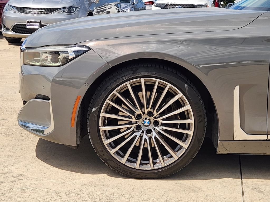 Used 2022 Bernina Grey Amber Effect Metallic BMW 740i image 9