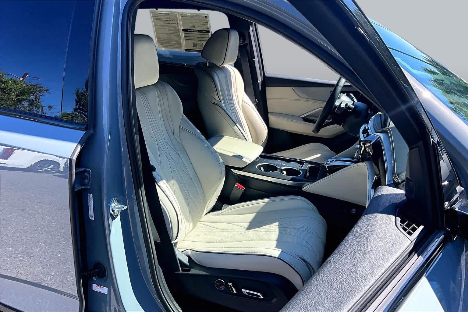Used 2025 Urban Gray Pearl Acura w/A-Spec Advance Package image 8