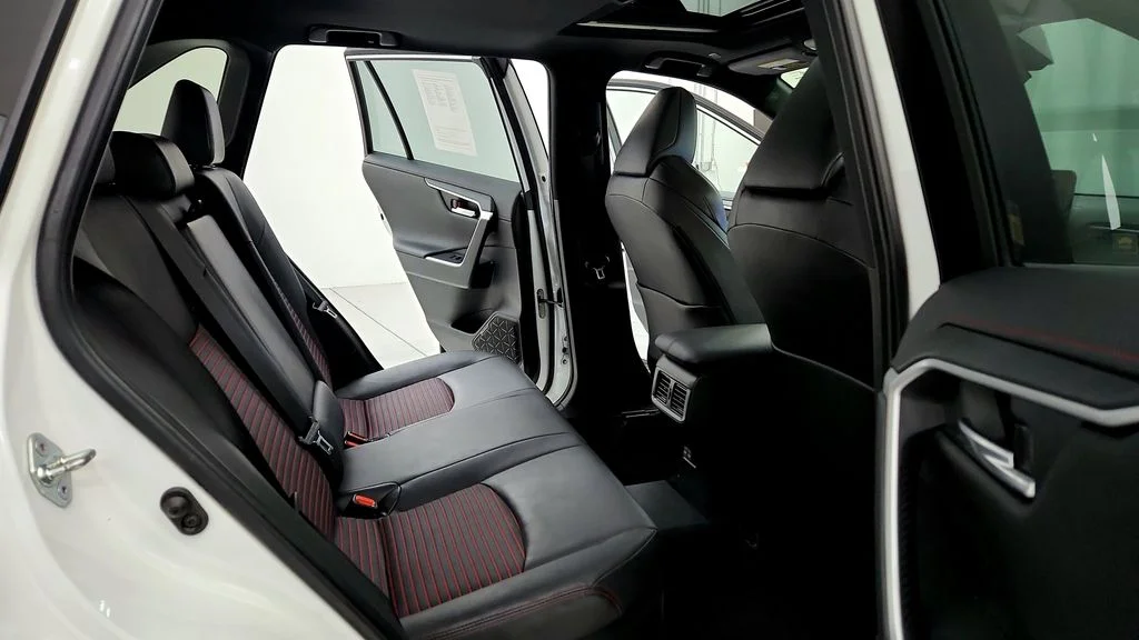 2023 Toyota RAV4 XSE - Photo 18