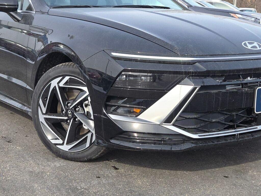 New 2026 Black Hyundai SEL Sport image 3