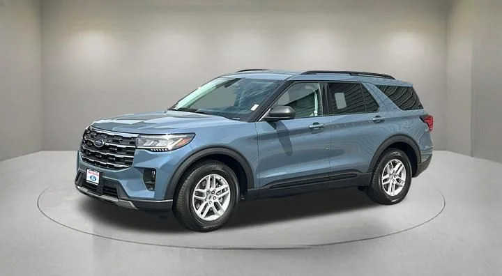 New 2026 Vapor Blue Metallic Ford Active image 2