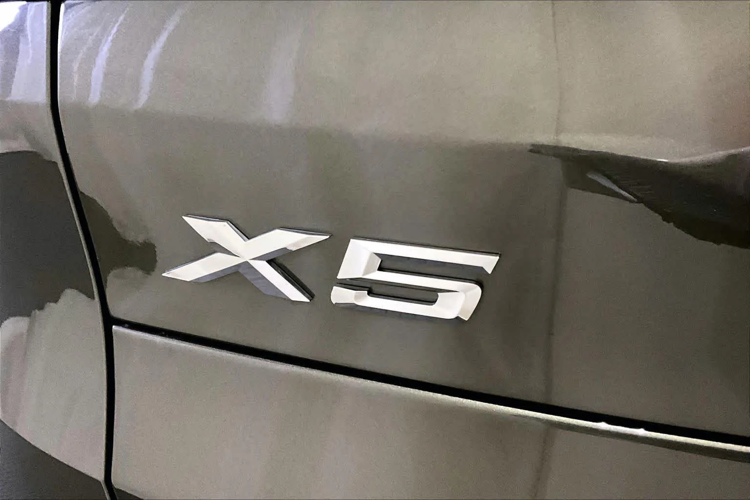 Certified Used 2025 Manhattan Green Metallic BMW xDrive40i image 9