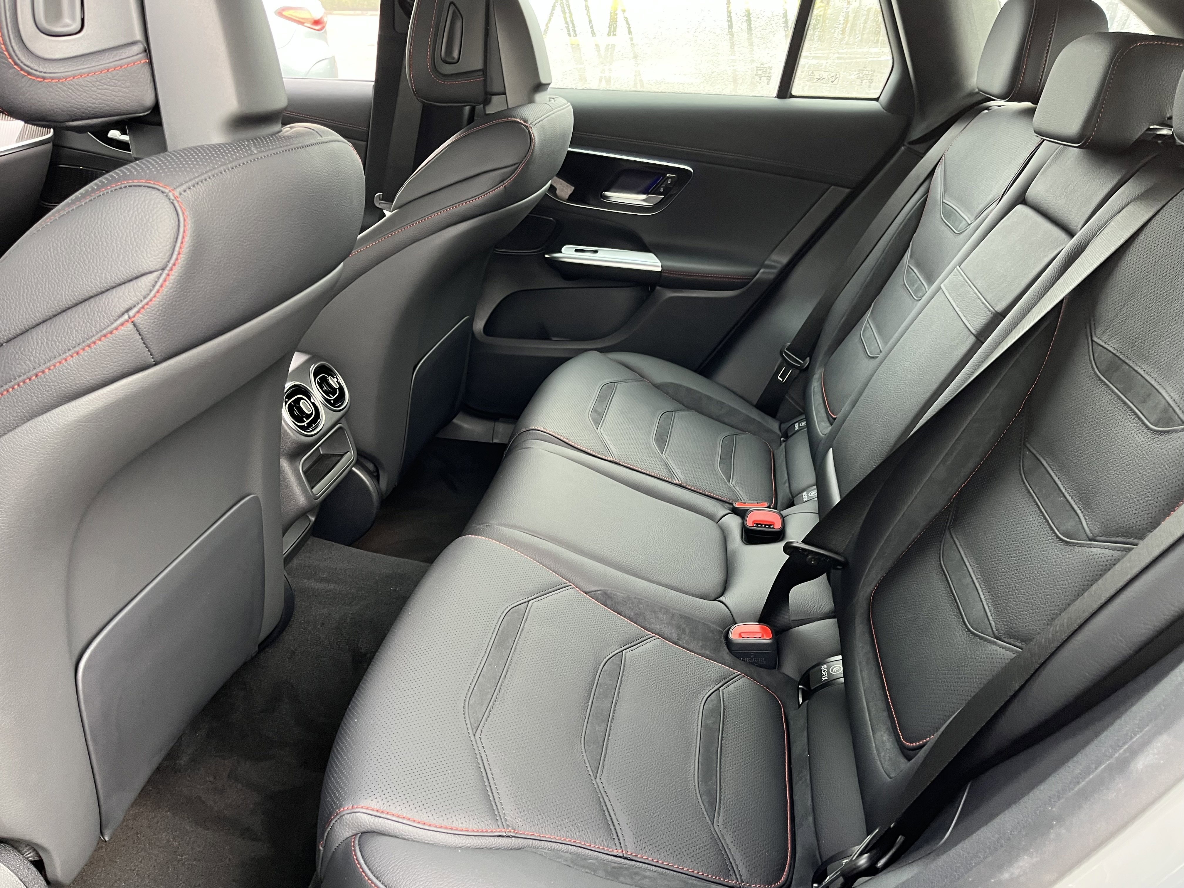 New 2026 MANUFAKTUR Alpine Grey Mercedes-Benz AMG® GLC 43 image 17