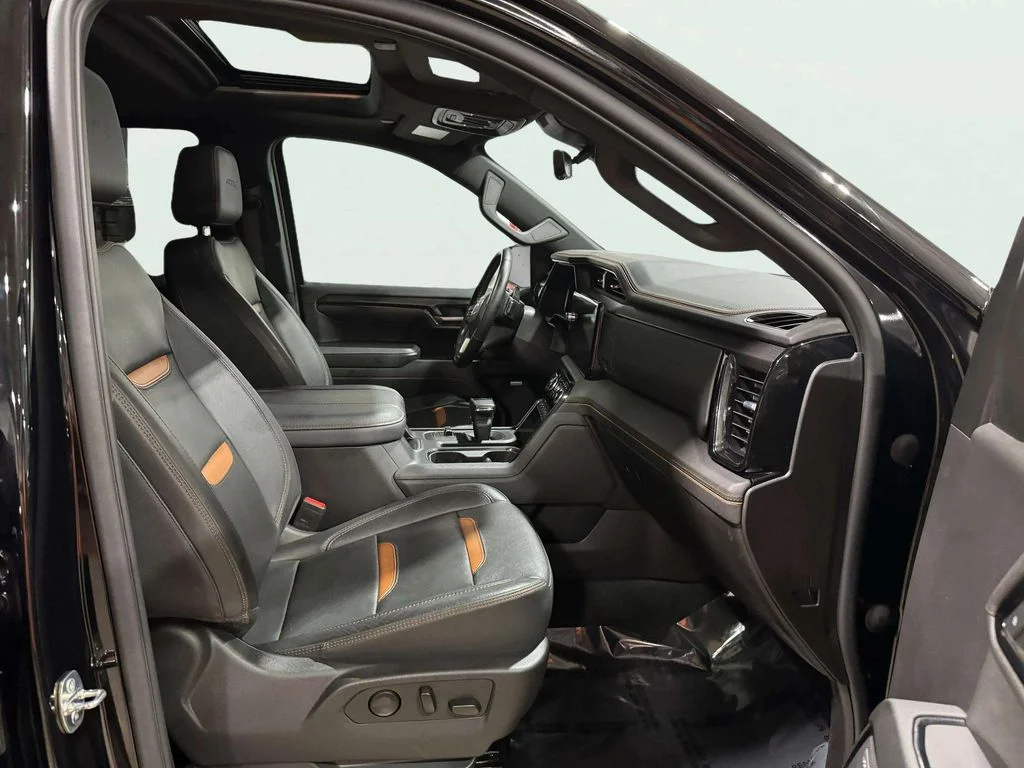 Used 2023 Onyx Black GMC AT4 image 32