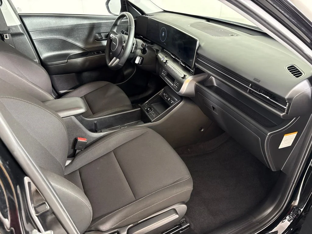 Used 2024 Black Hyundai SEL image 15