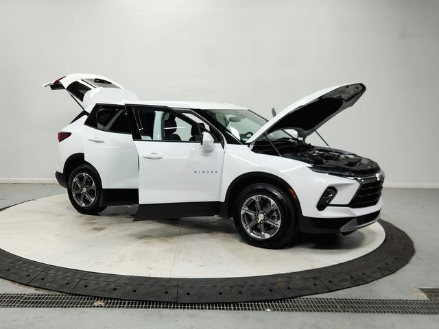 Used 2025 White Chevrolet LT image 10