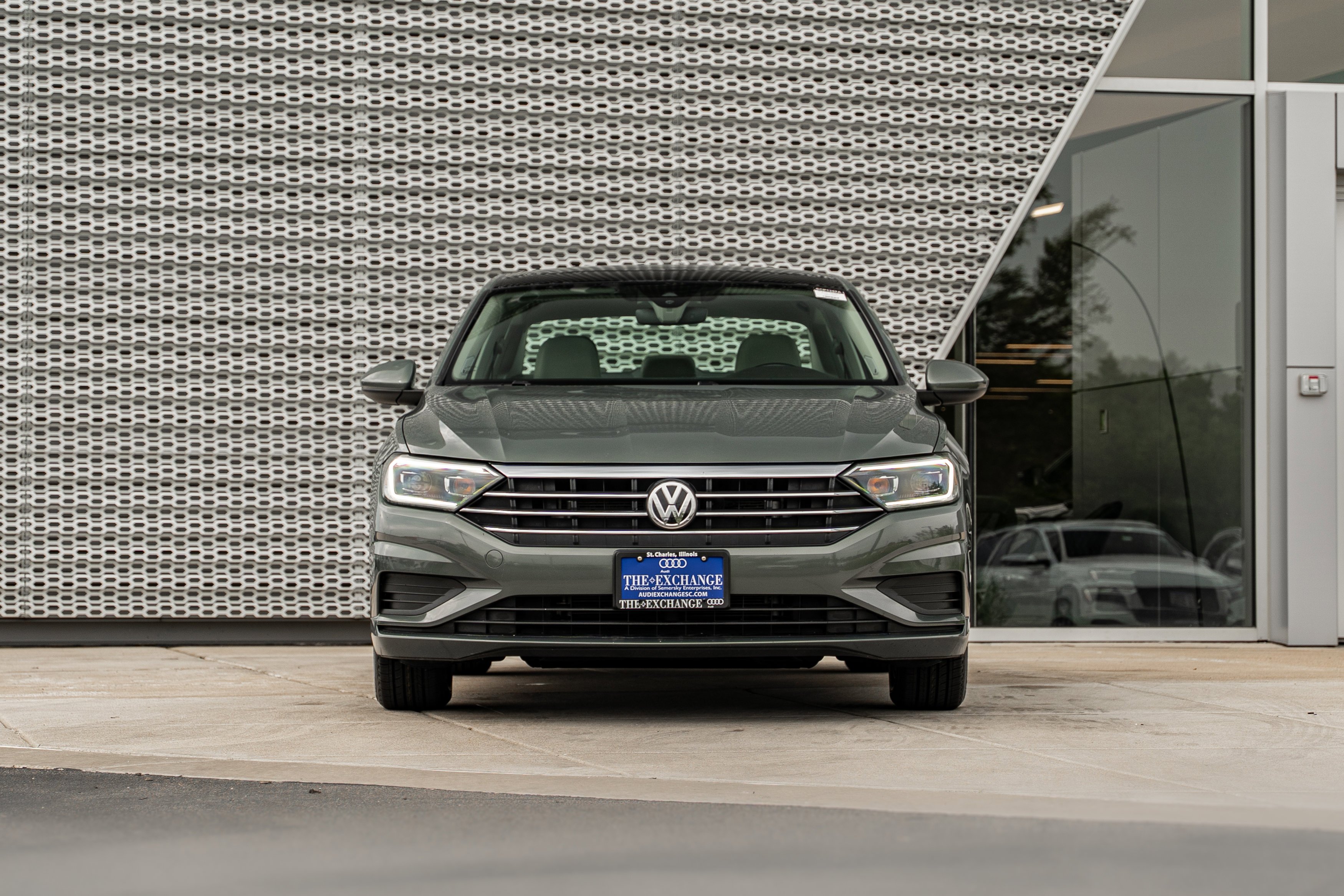 Used 2019 Sage Green Metallic Volkswagen SEL image 31