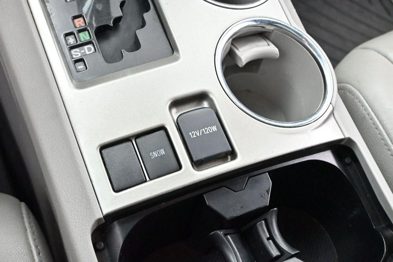 Used 2012 Blizzard Pearl Toyota SE image 19