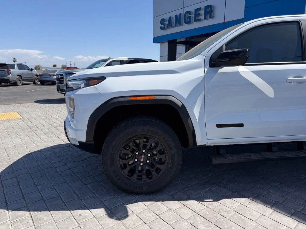New 2026 Summit White GMC Elevation image 5