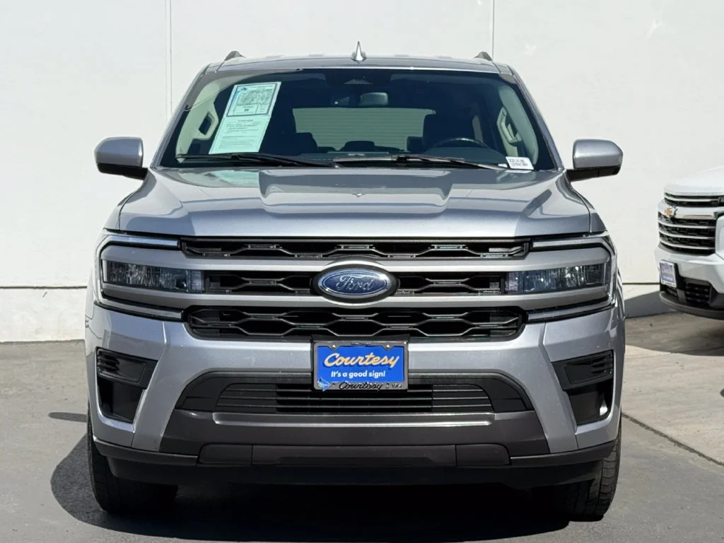 Used 2024 Silver Ford XLT image 4