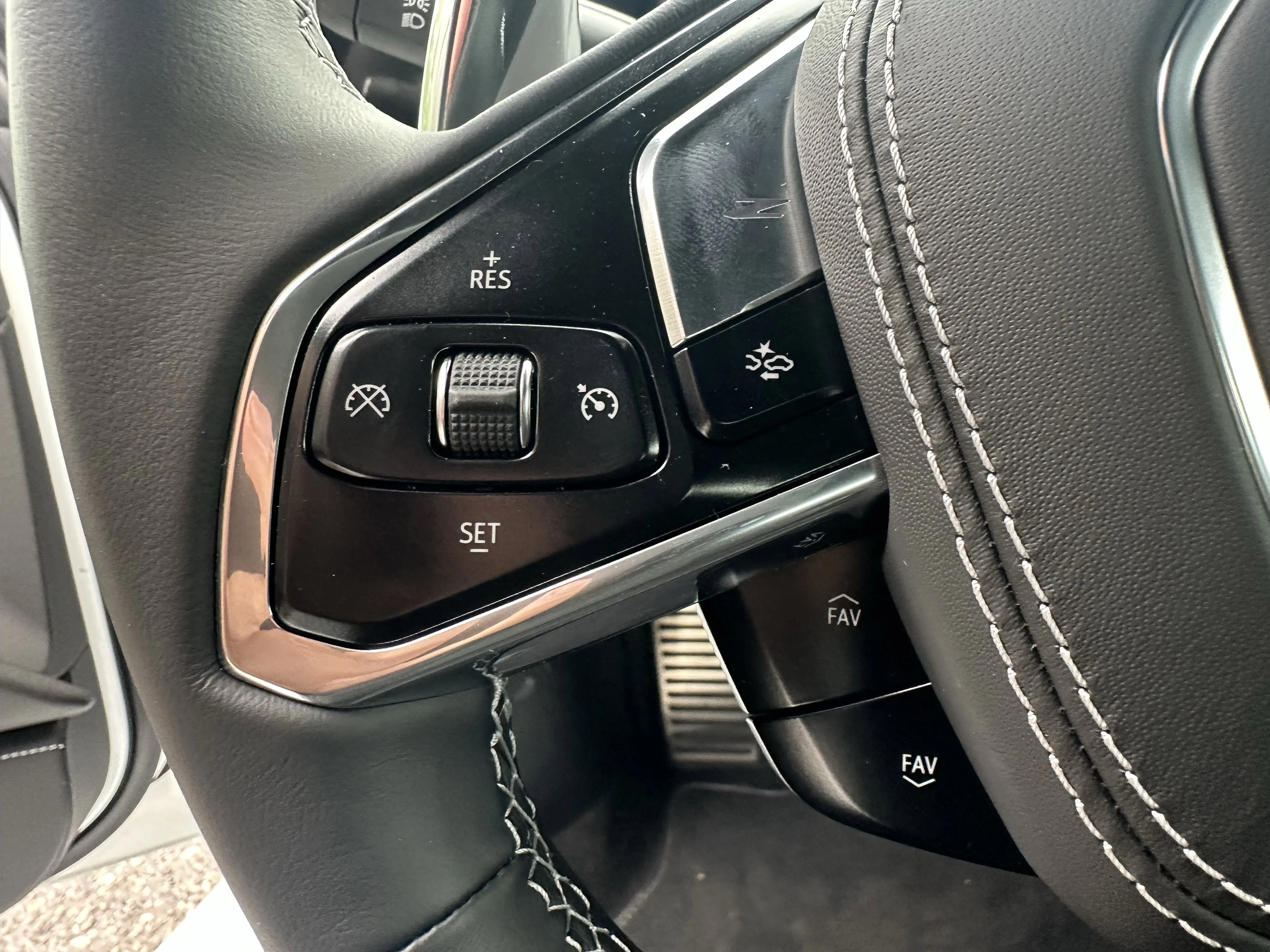 New 2026 Arctic White Chevrolet 1LT image 12