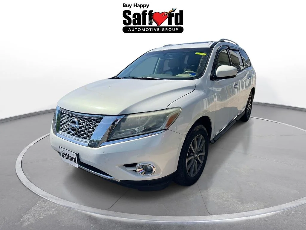 Used 2014 White Nissan SL image 1