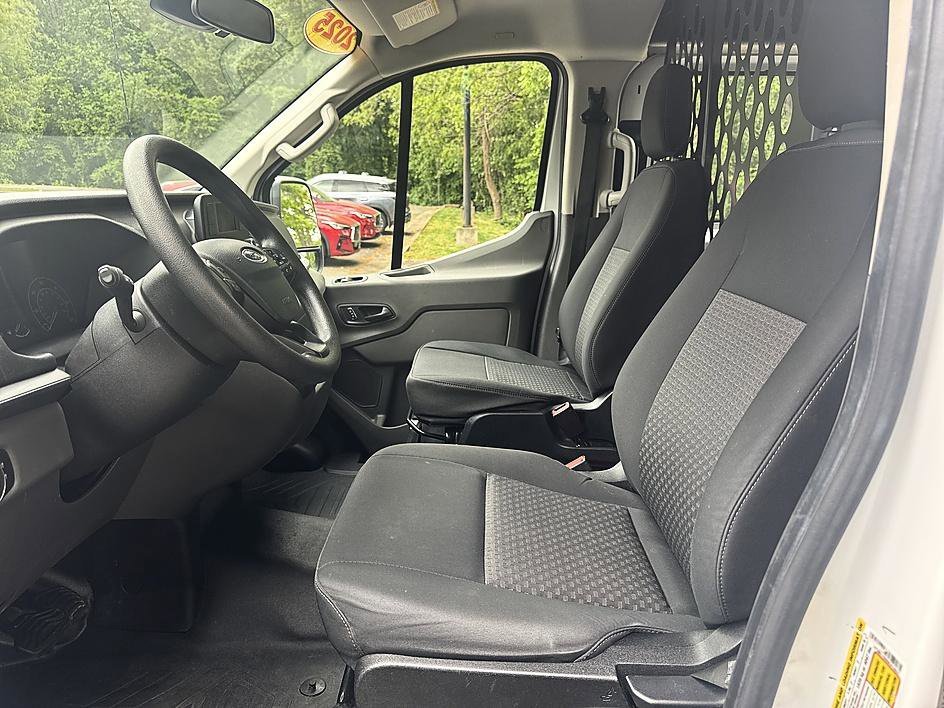 Used 2025 Oxford White Ford Base image 11