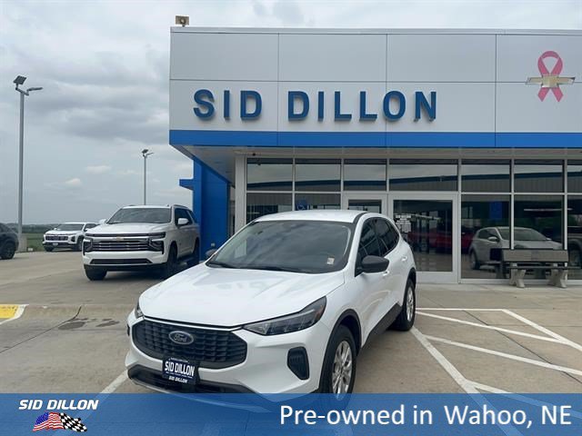 Used 2023 White Ford Active image 1