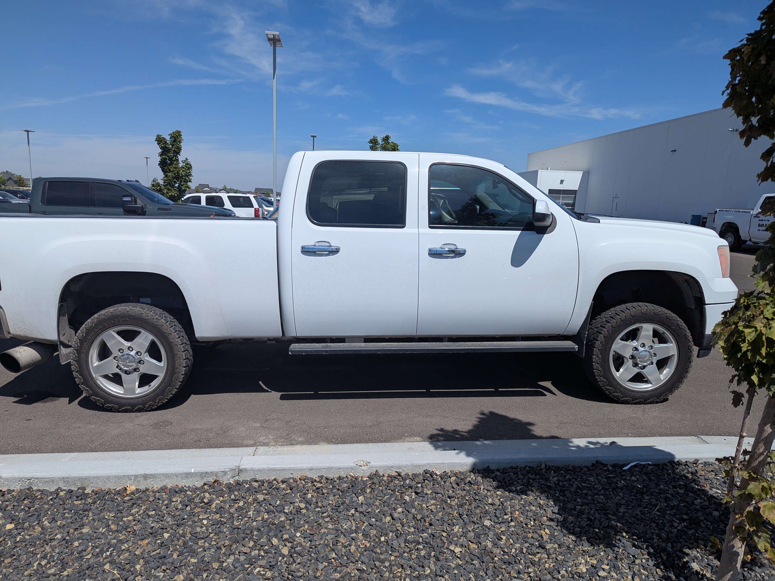 Used 2013 SUMMIT WHITE GMC Denali image 5