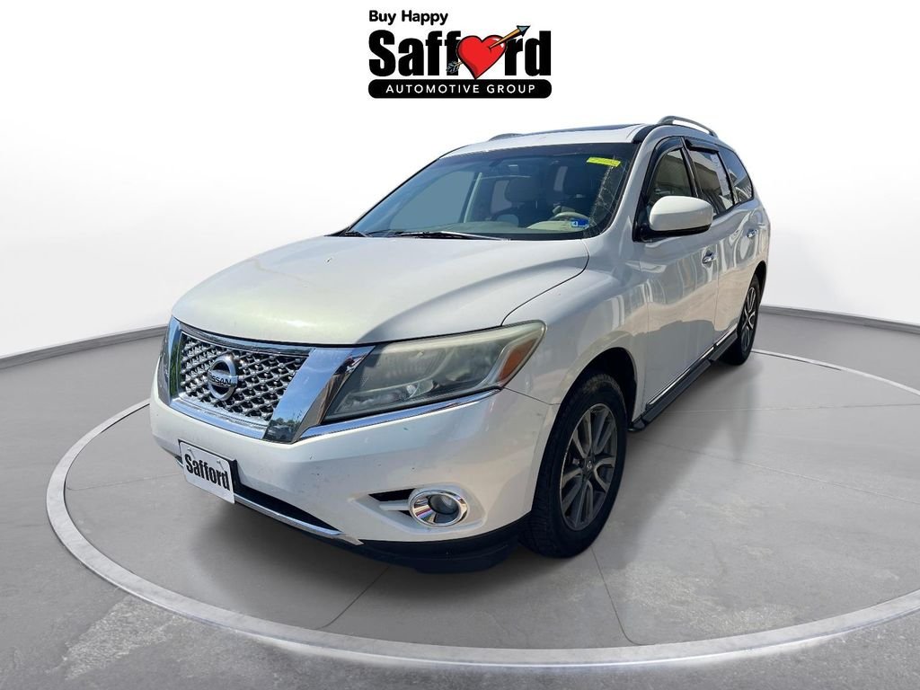 Used 2014 White Nissan SL image 1