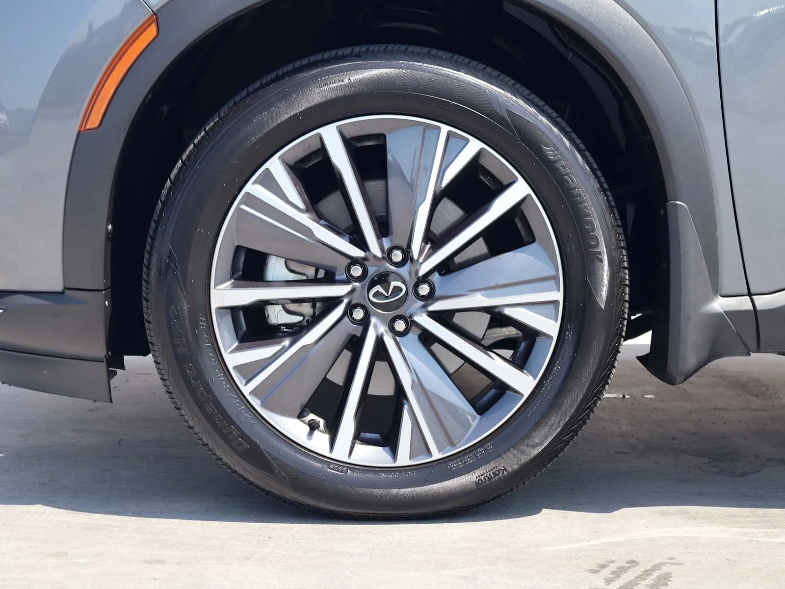 Certified Used 2026 Graphite Shadow INFINITI LUXE image 12