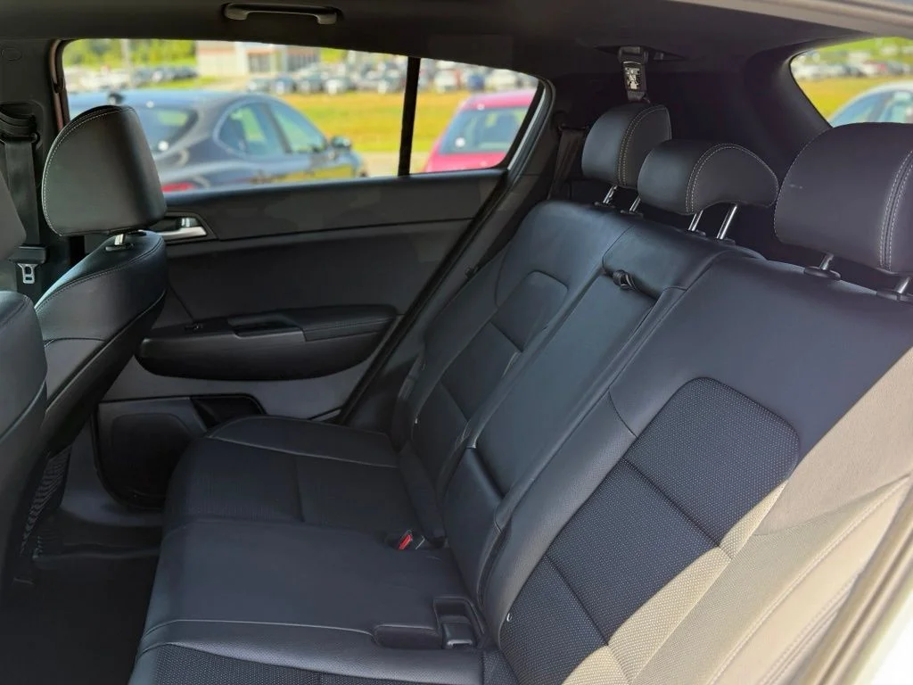 Used 2020 White Kia S image 6