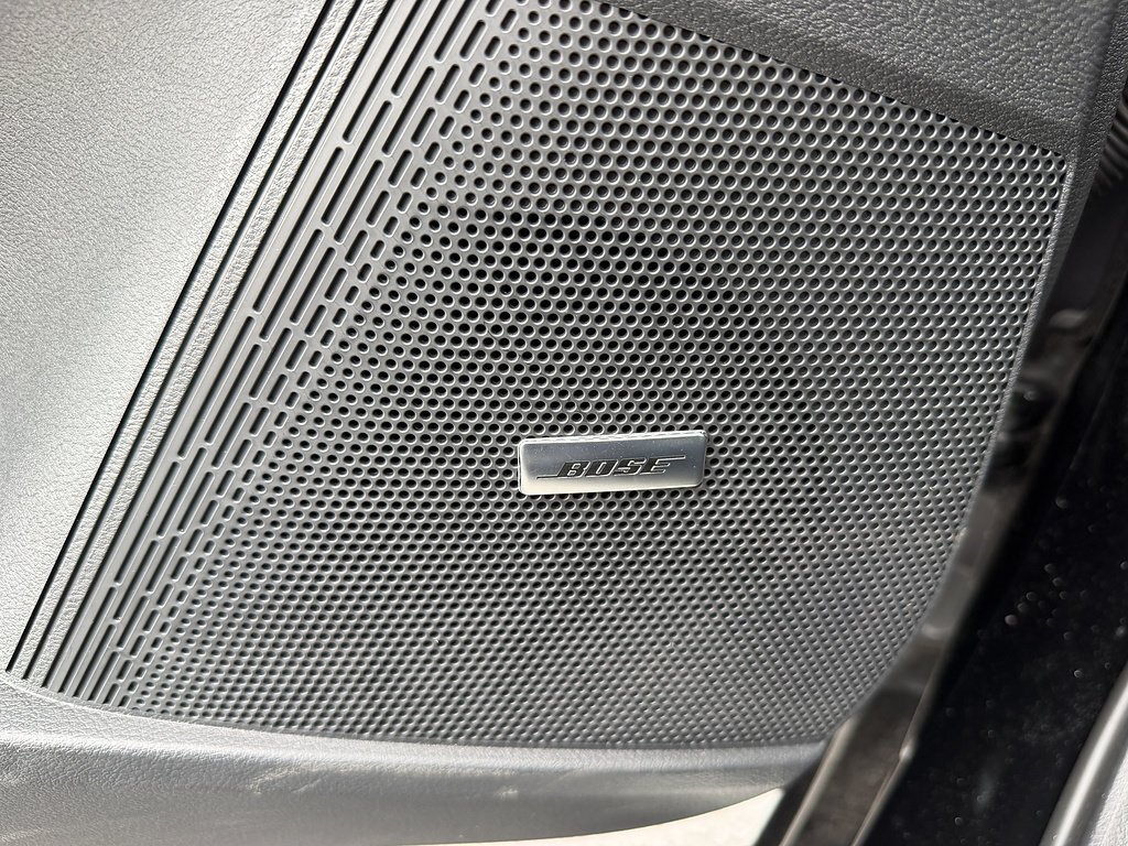 Used 2026 Super Black Nissan SL image 115