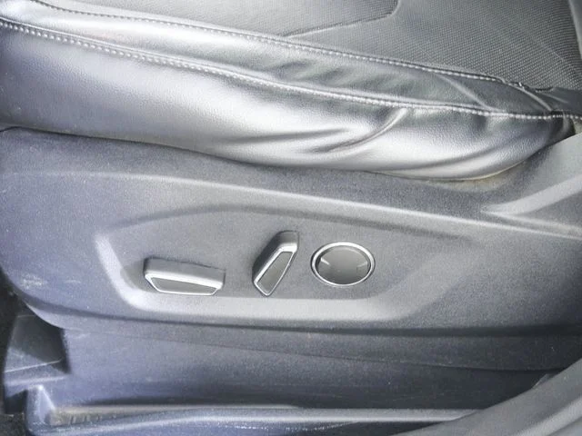 Used 2015  Ford Titanium image 18
