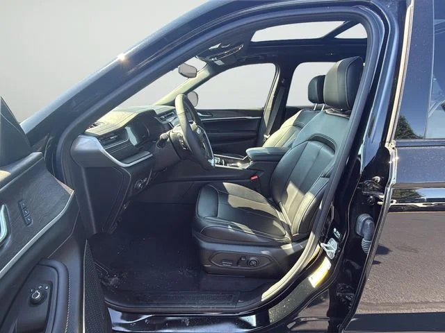 2025 Jeep Grand Cherokee Limited - Photo 32