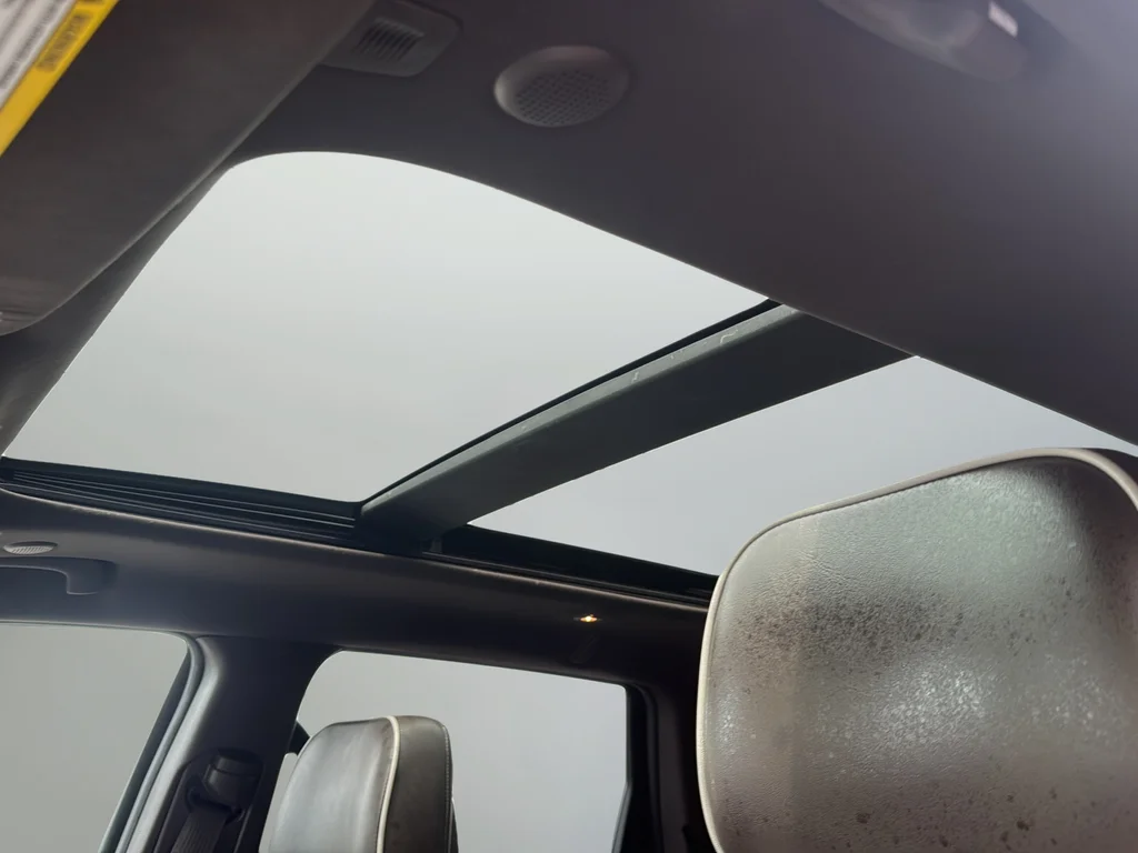 Used 2019 Off-white Jeep Overland image 17