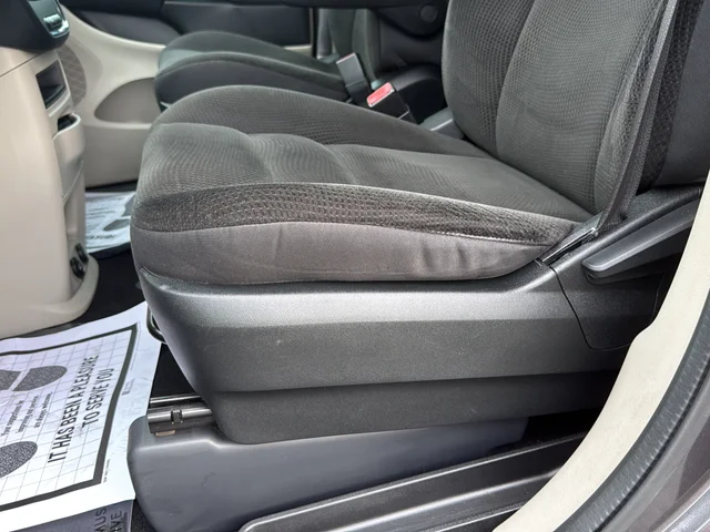 Used 2019 Gray Dodge SE image 18