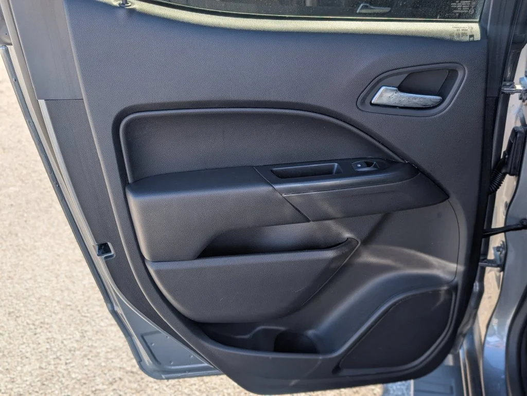 Used 2019 SATIN STEEL METALLIC Chevrolet 2WD LT image 25