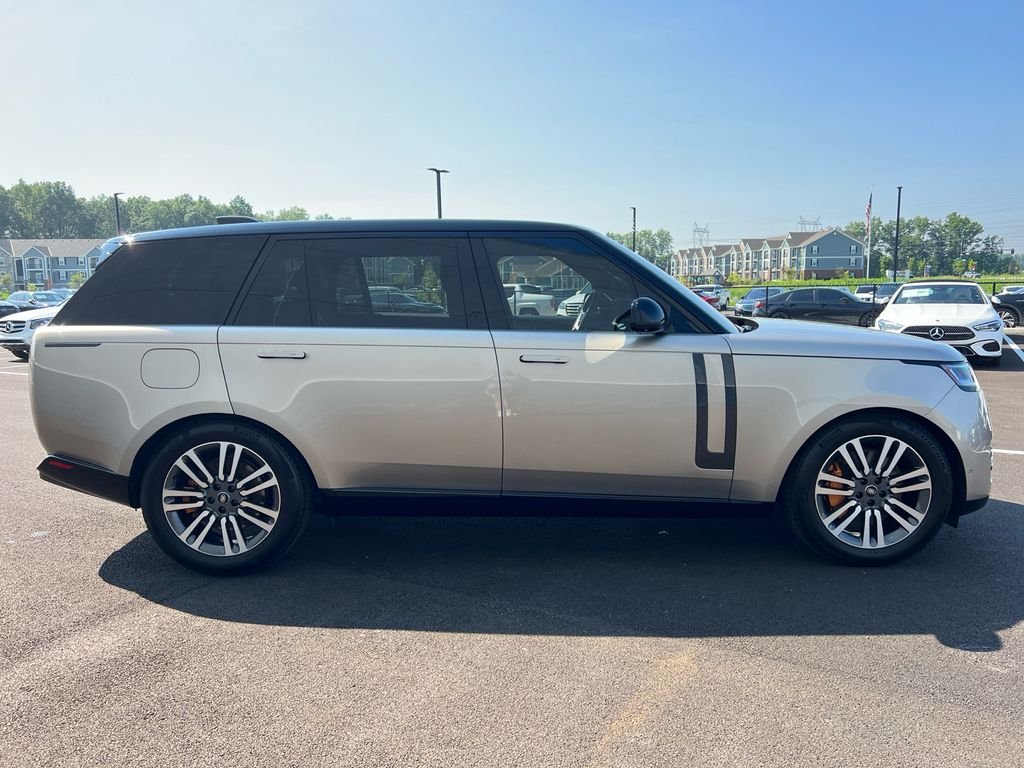 Used 2025 Gold Land Rover SE image 11
