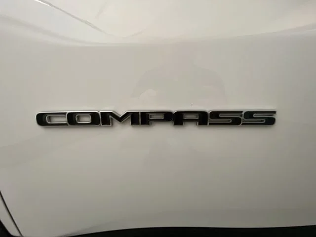 Used 2022 White Jeep Latitude Lux image 25