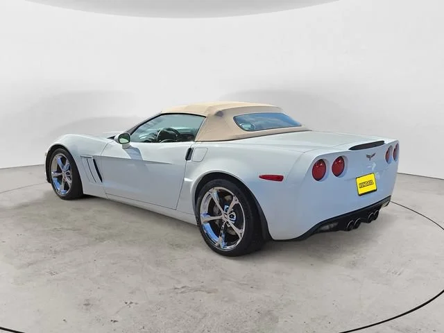 Used 2010 ARCTIC WHITE Chevrolet Z16 Grand Sport w/3LT image 3