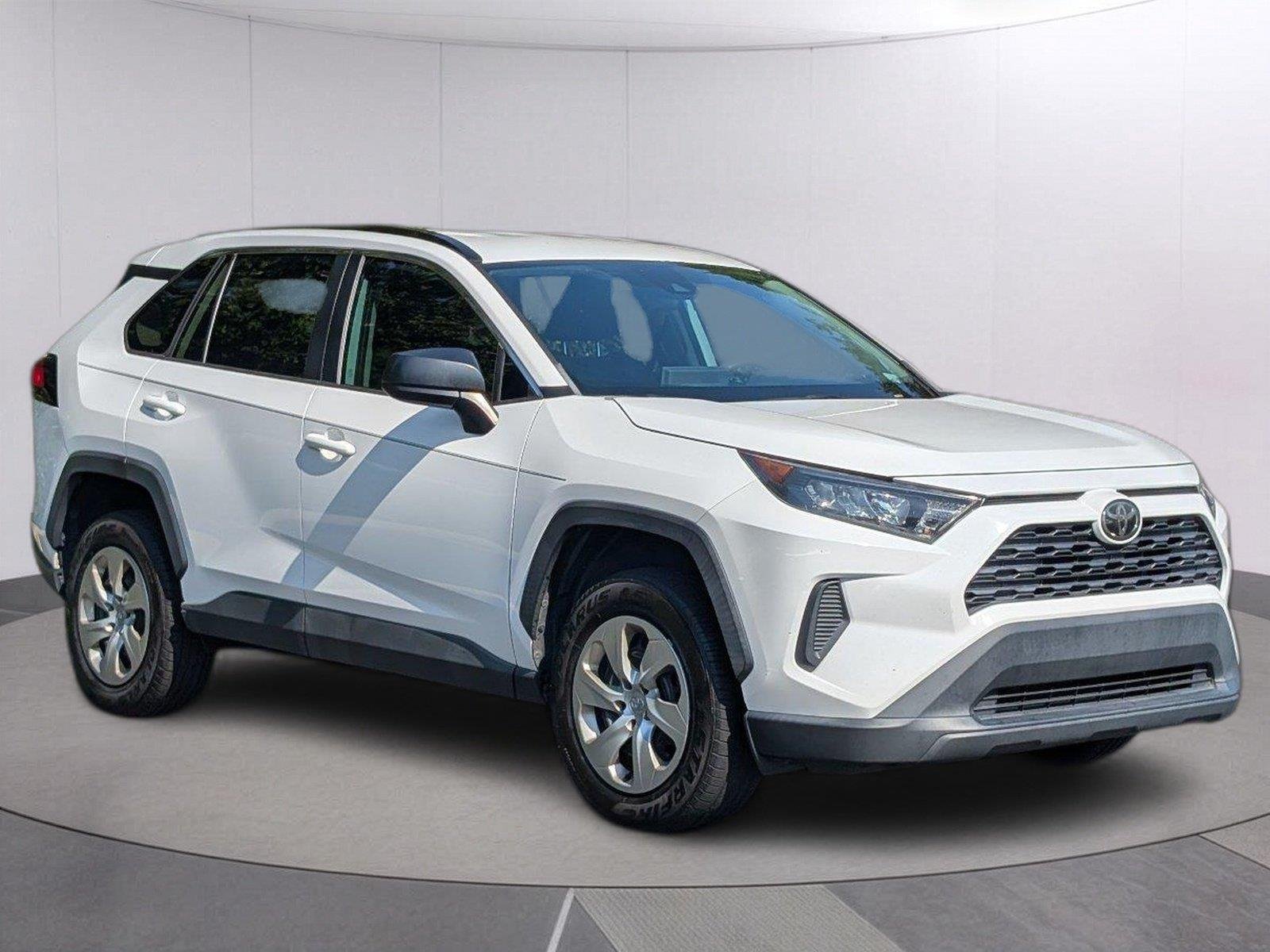 Used 2019 Super White Toyota LE image 9