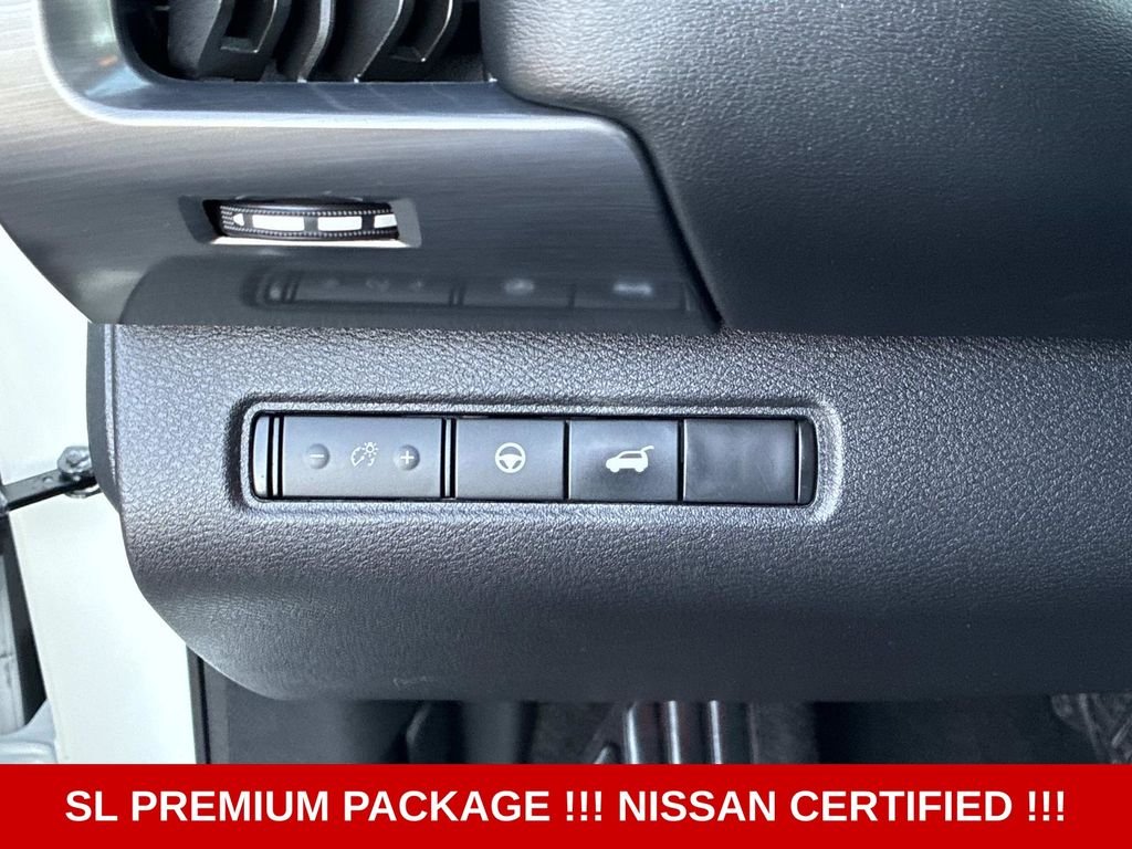 Used 2023 White Nissan SL image 25
