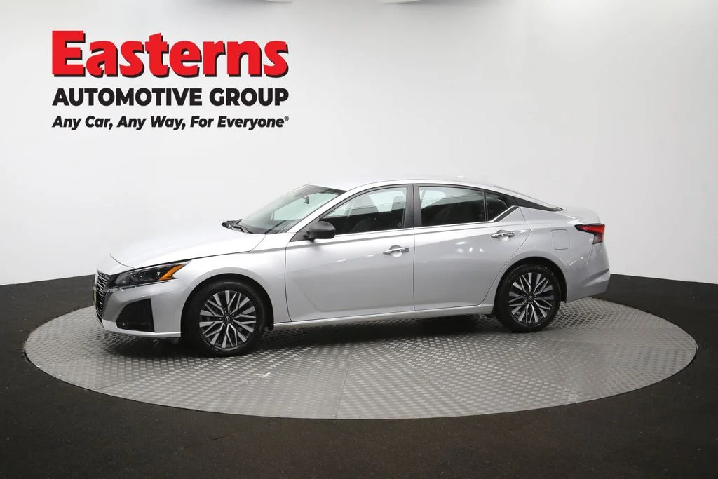 Used 2024 Silver Nissan 2.5 SV image 58