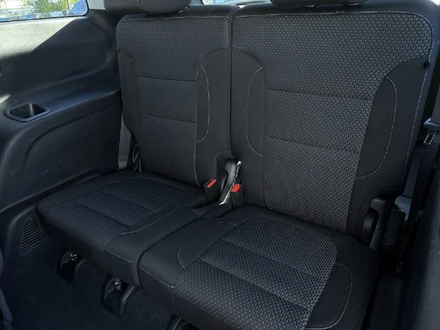 Used 2023 Silver GMC SLE image 20