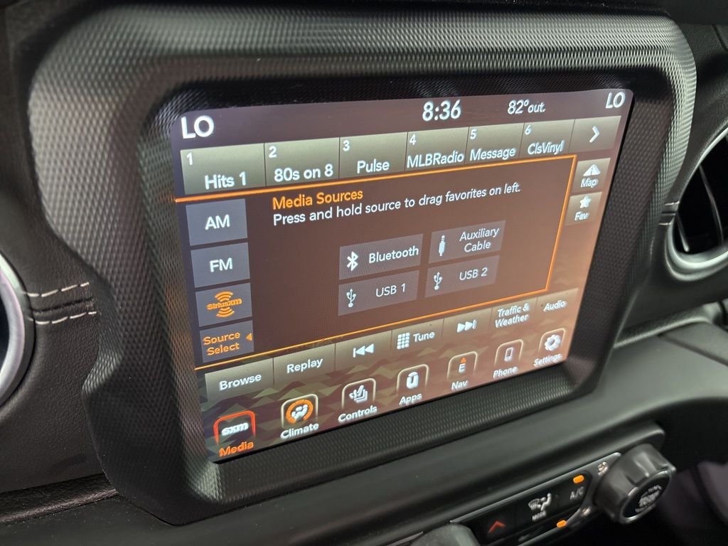Used 2022 Silver Jeep Unlimited Sahara image 31