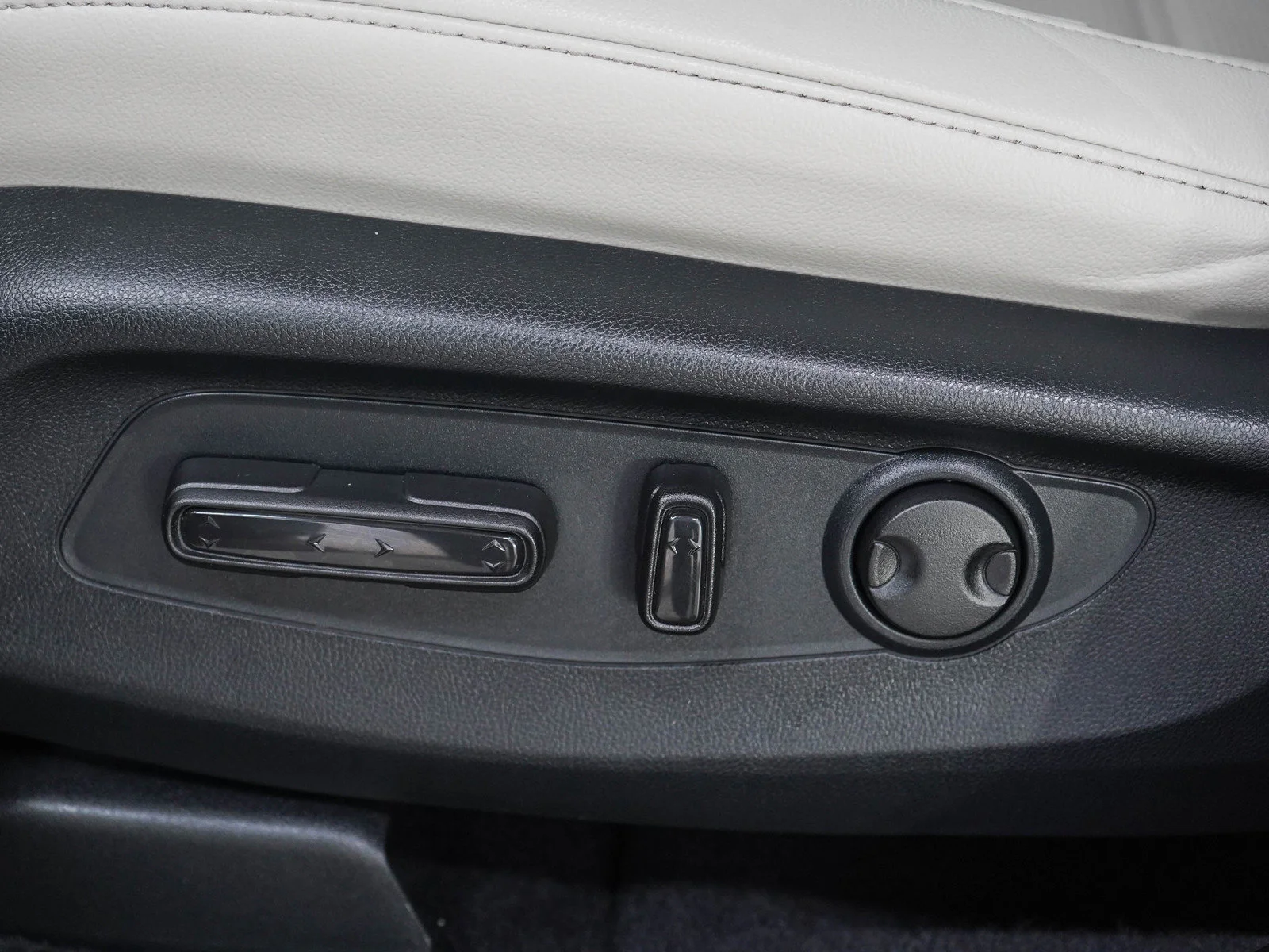 Used 2023  Honda EX-L AWD image 24