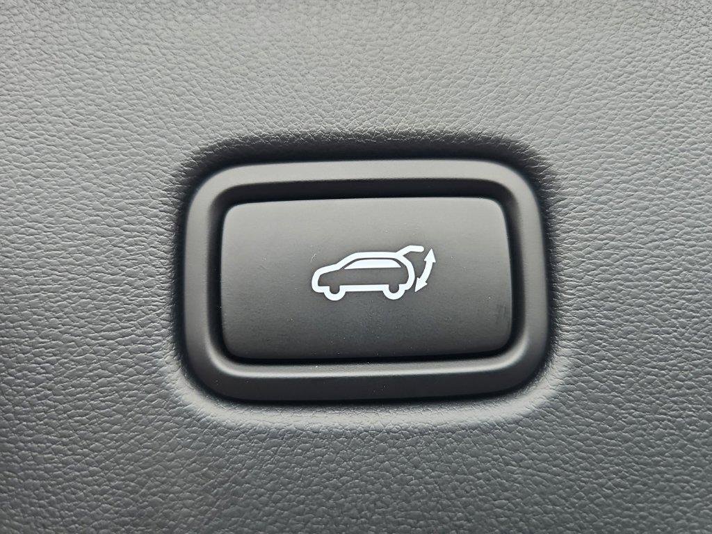 New 2026 White Hyundai SEL AWD image 37