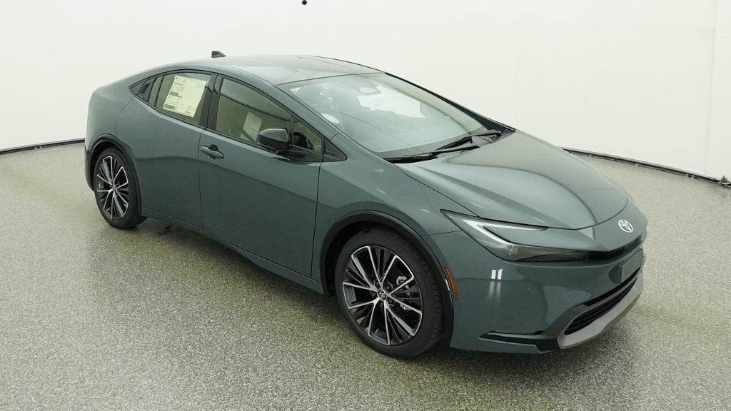 New 2026 Guardian Gray Toyota XLE image 18