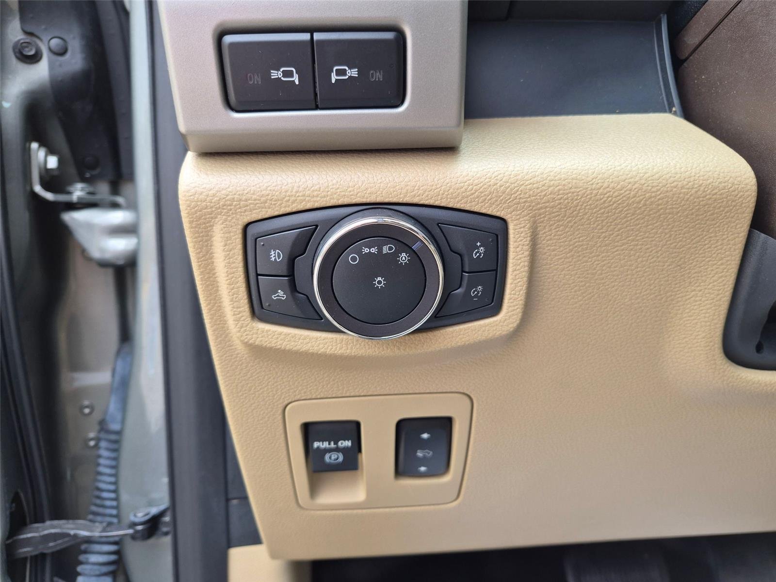 Used 2019 Ingot Silver Metallic Ford LARIAT image 15