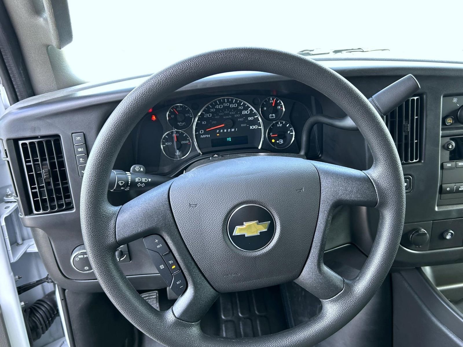 2025 Chevrolet Express Cargo Work Van - Photo 11