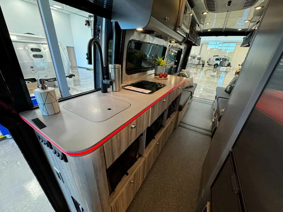 Used 2024 SILVER AIRSTREAM  image 39